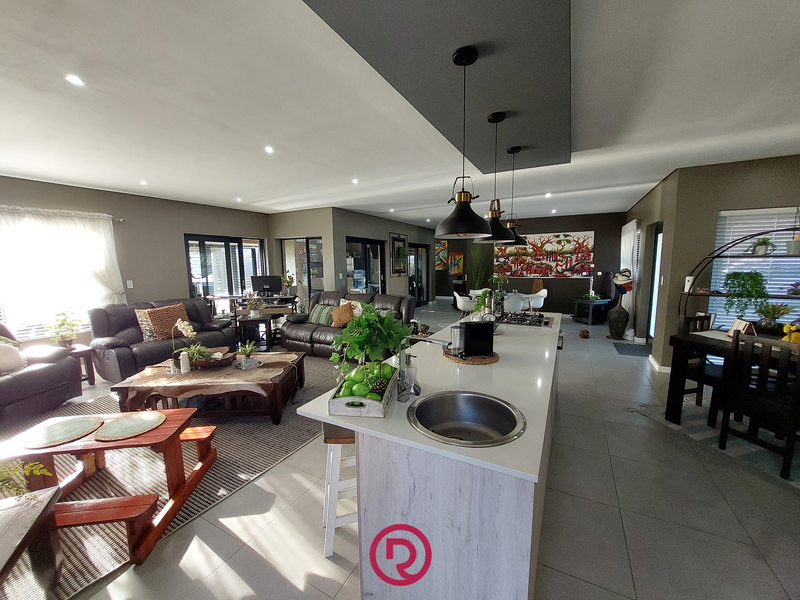 Luxury Living Meets Effortless Entertaining: 3 Bedroom 2 Bathroom Entertainer's dream in Hartland - Photo 9