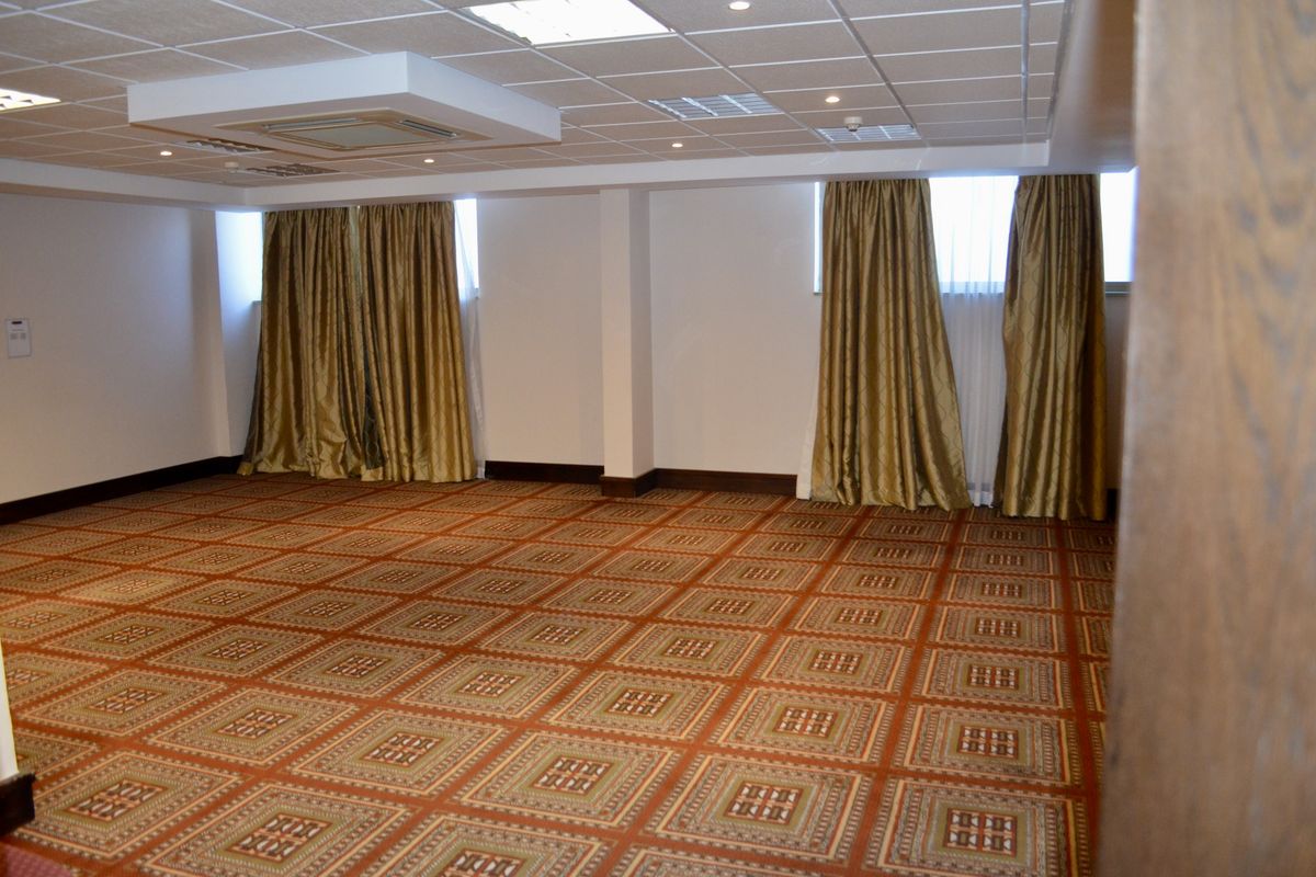 A-Grade Offices to Rent in the Prestigious Mercure Hotel, Windhoek. Sole Mandate!! - Photo 3