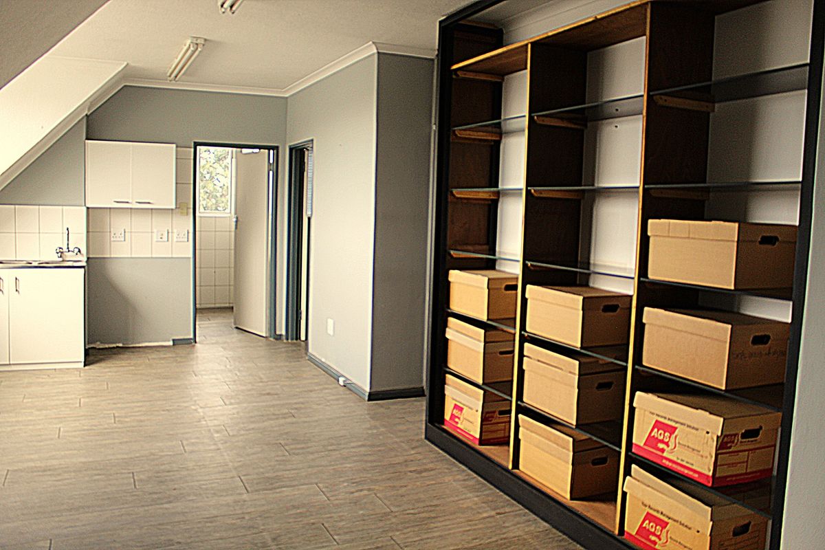 FOR SALE – LAFRENZ- WAREHOUSE – PRIME LOCATION - Photo 4