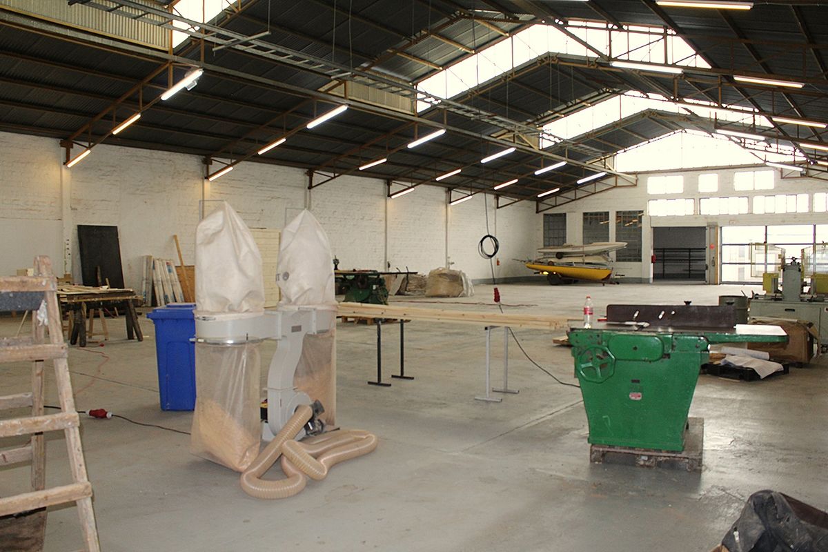 FOR SALE – LAFRENZ- WAREHOUSE – PRIME LOCATION - Photo 2