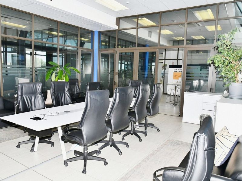 A high-yield commercial asset with a built-in corporate tenant and locked-in income until 2028 - Photo 6