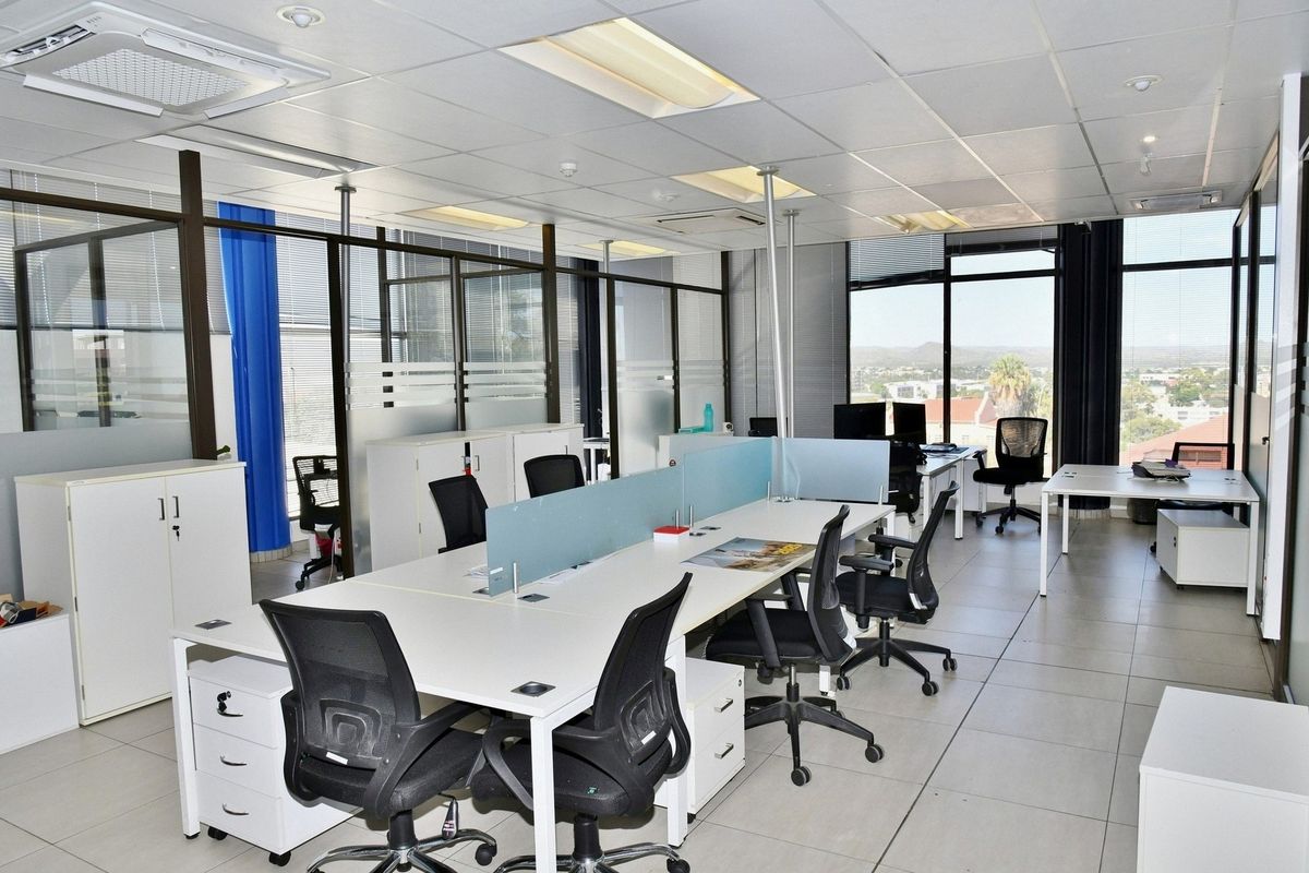 A high-yield commercial asset with a built-in corporate tenant and locked-in income until 2028 - Photo 2