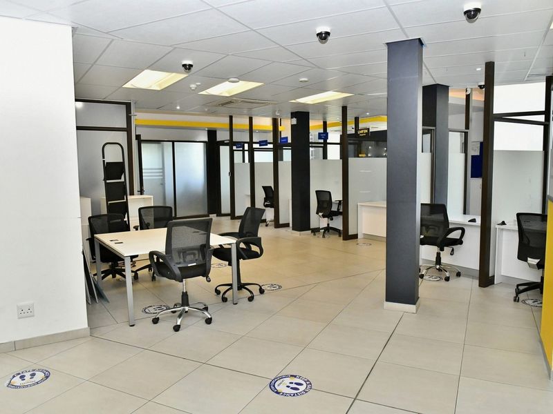 A high-yield commercial asset with a built-in corporate tenant and locked-in income until 2028 - Photo 4