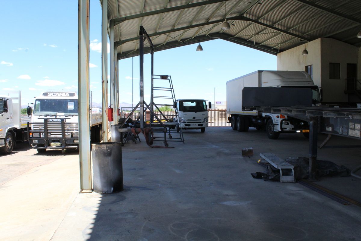 LAFRENZ – INDUSTRIAL – WARHOUSE & OFFICES – TO RENT - Photo 5