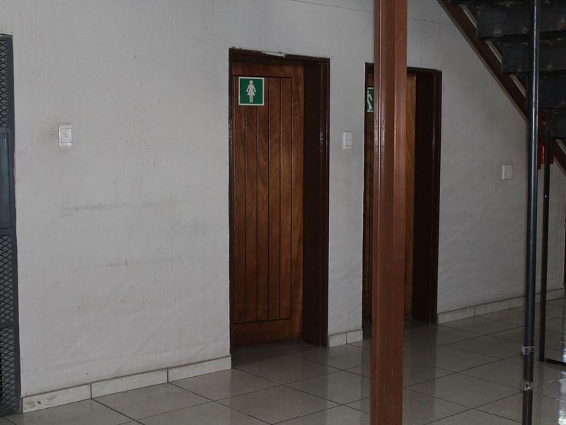 LAFRENZ – INDUSTRIAL – WARHOUSE & OFFICES – TO RENT - Photo 7