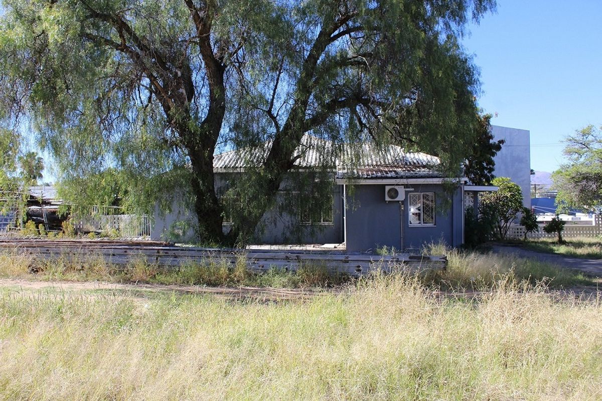 FOR SALE - COMMERCAL PROPERTY- WINDHOEK WEST - Photo 2