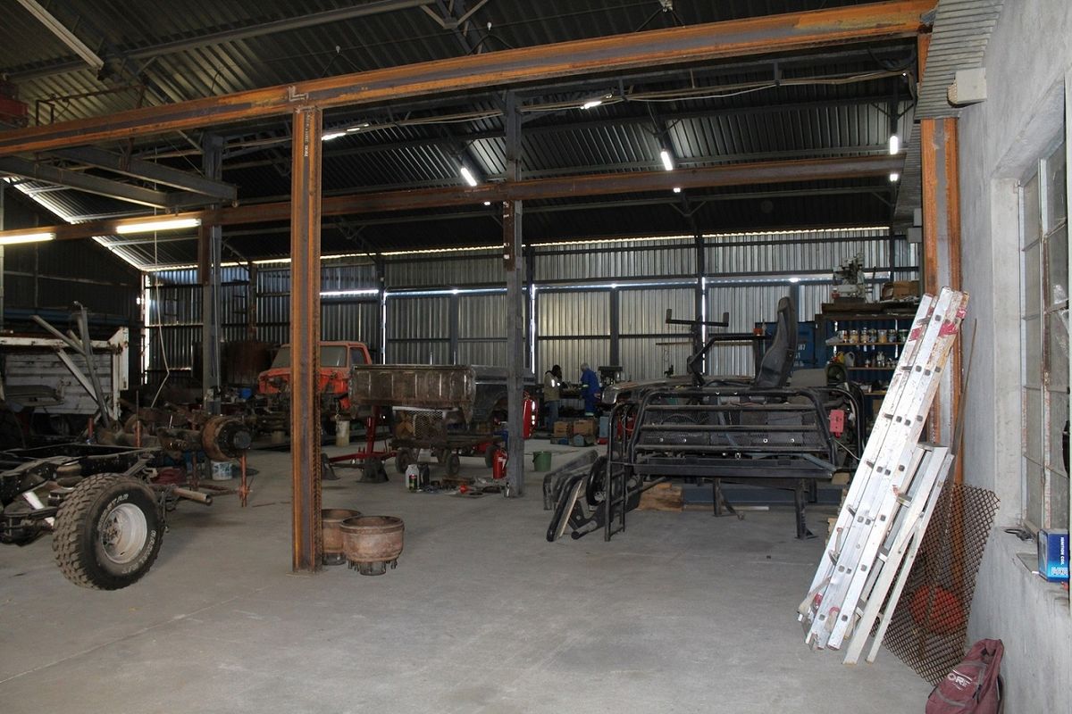 FOR SALE - EXEPTIONAL GENERAL INDUSTRIAL- OKAHANDJA - Photo 5