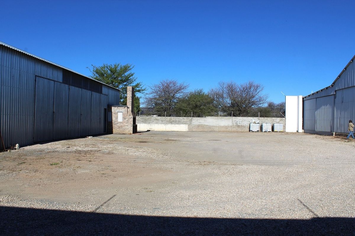 FOR SALE - EXEPTIONAL GENERAL INDUSTRIAL- OKAHANDJA - Photo 2