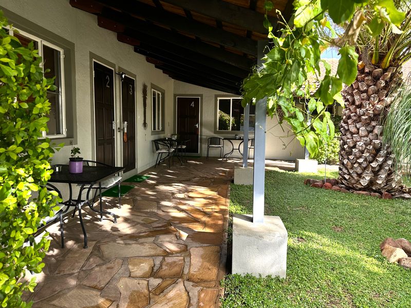 8 Bedroom Guesthouse for Sale, Otjiwarongo - Photo 10