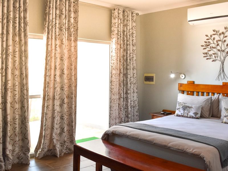 8 Bedroom Guesthouse for Sale, Otjiwarongo - Photo 9