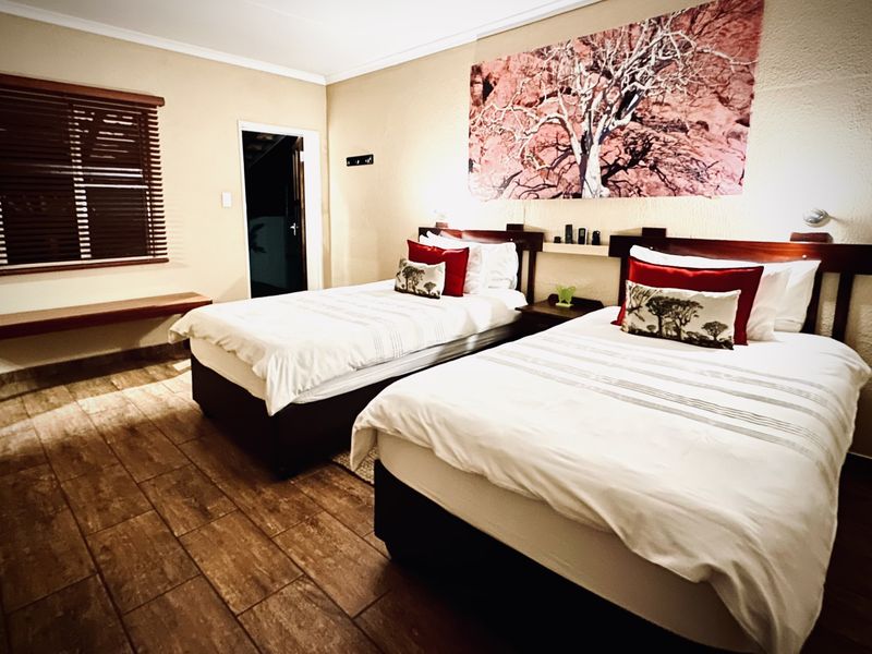 8 Bedroom Guesthouse for Sale, Otjiwarongo - Photo 7