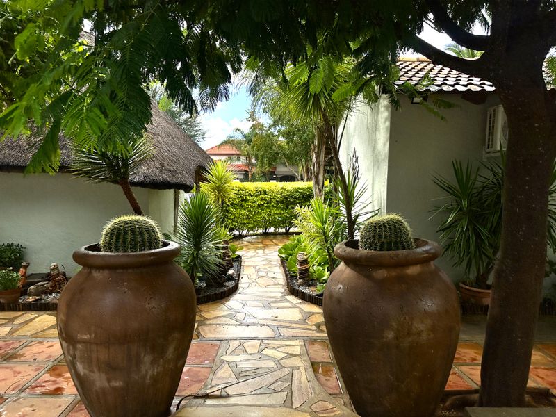 8 Bedroom Guesthouse for Sale, Otjiwarongo - Photo 6