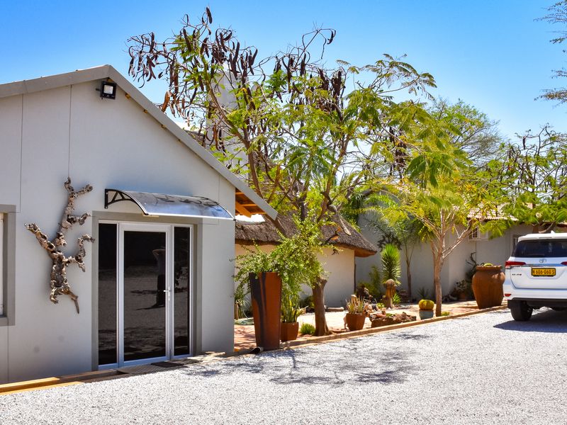 8 Bedroom Guesthouse for Sale, Otjiwarongo - Photo 4
