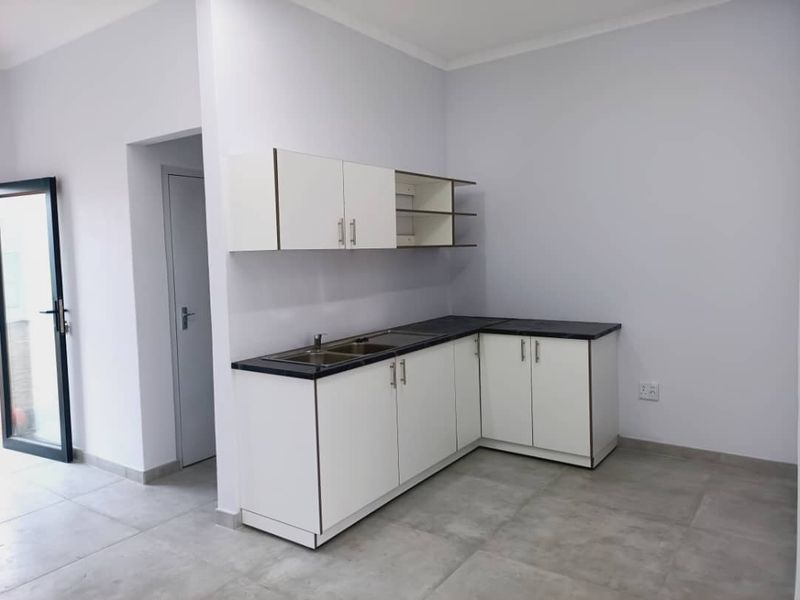 Modern Commercial Shops Available for Rent – Walvis Bay CBD - Photo 3
