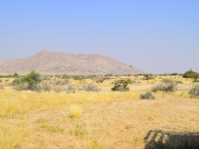 Prime Investment Opportunity – Versatile Game & Farming Estate Near Usakos - Photo 2