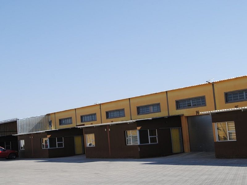 PRIME LOCATED INDUSTRIAL PROPERTY - FOR SALE -  ONDANGWA - NAMIBIA - Photo 4