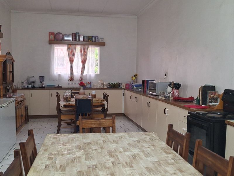 FREE STANDING PROPERTY - Photo 6