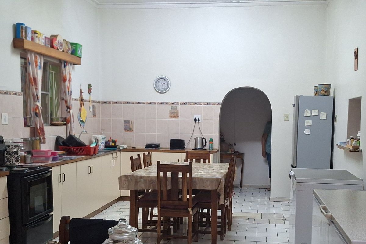 FREE STANDING PROPERTY - Photo 5