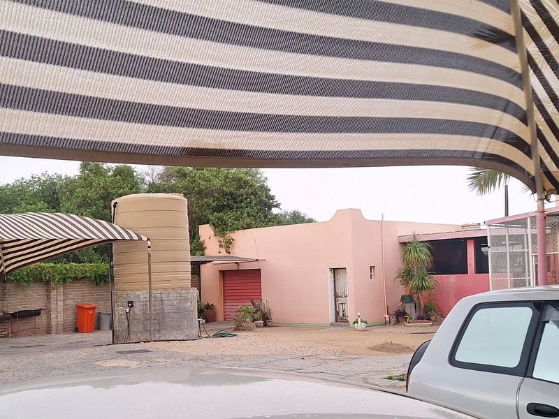 FREE STANDING PROPERTY - Photo 10