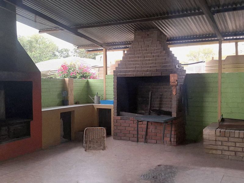 FREE STANDING PROPERTY - Photo 9