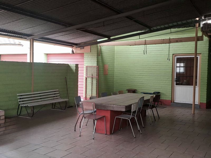 FREE STANDING PROPERTY - Photo 8