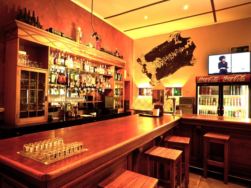 Hotel For Sale In Aus - Photo 8