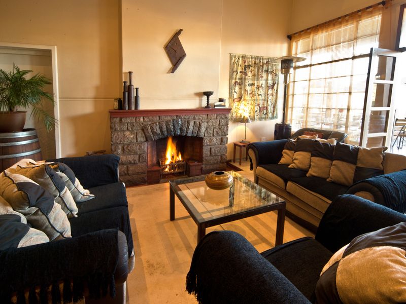 Hotel For Sale In Aus - Photo 2