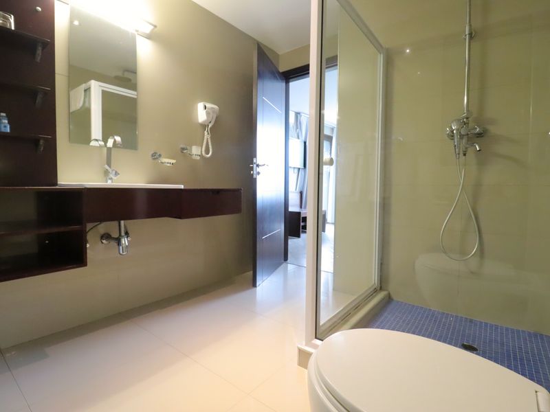 Sea View 3-Bedroom Apartment for Sale - Photo 8