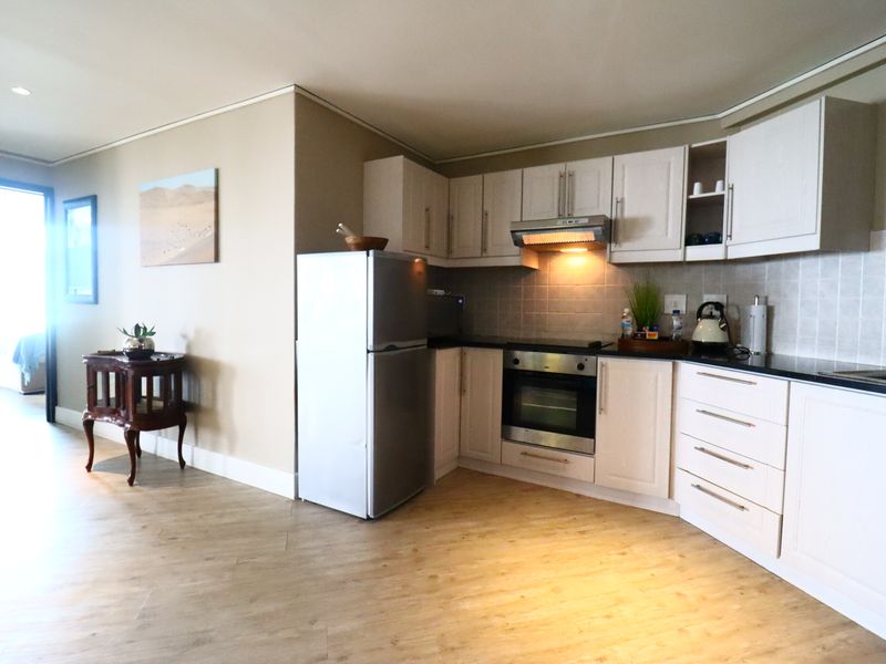 Sea View 3-Bedroom Apartment for Sale - Photo 3