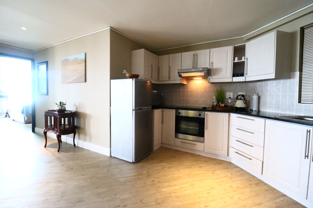 Sea View 3-Bedroom Apartment for Sale - Photo 3