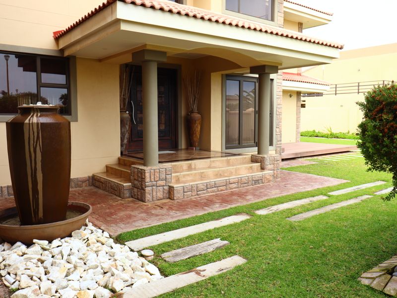 Stunning coastal property with Sea-view For Sale - Photo 3