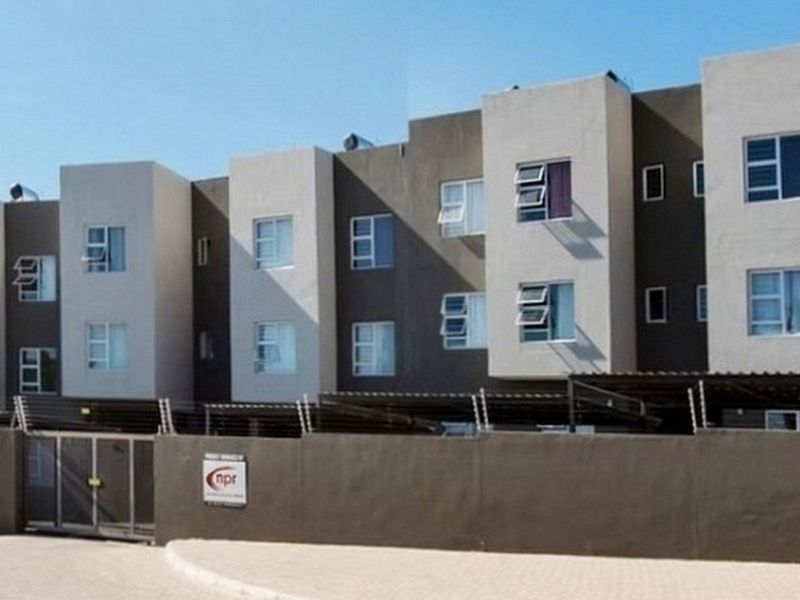 TWO BEDROOM APARTMENT – IDEAL FOR YOUNG PROFESSIONAL - Photo 10