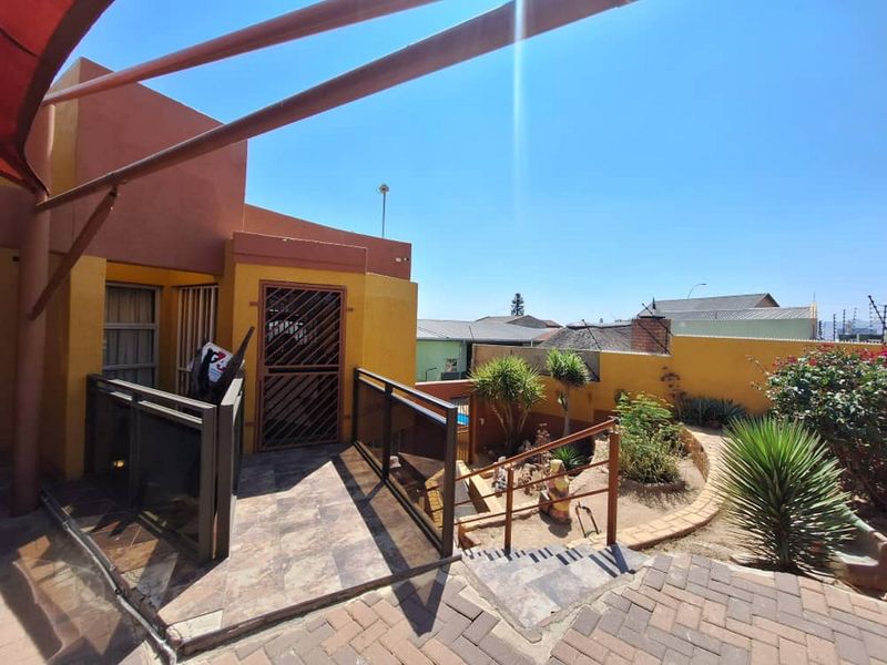 Your Dream Home Awaits – Spacious, Stylish, and Move-In Ready! - Photo 1
