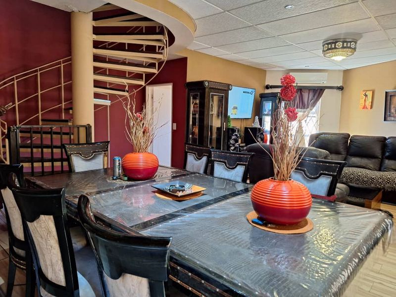 Your Dream Home Awaits – Spacious, Stylish, and Move-In Ready! - Photo 2
