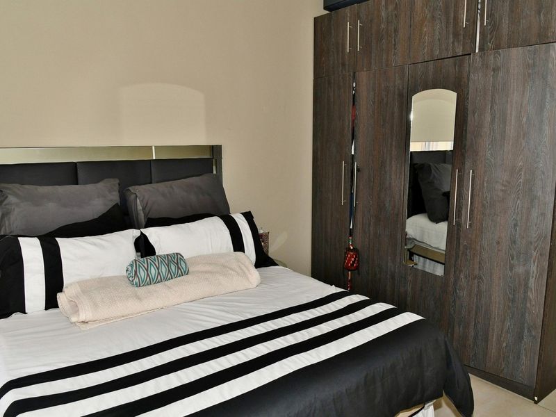 THIS MIGHT BE THE ONE FOR YOU!! - Photo 6