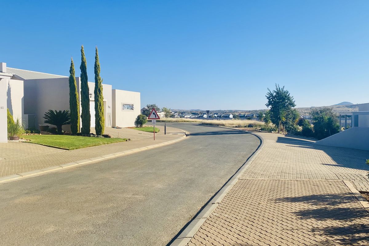 Prime Plot in Finkenstein Manor (Retirement Village) – Nature Estate Living at Its Best - Photo 3