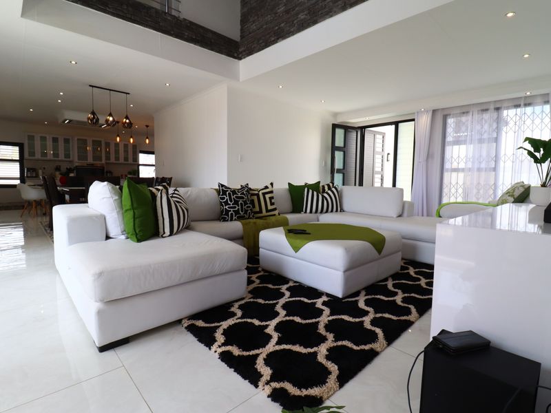 Stunning Modern Double Storey Home with Luxury Finishes & Two Bedroom Flat - Photo 4