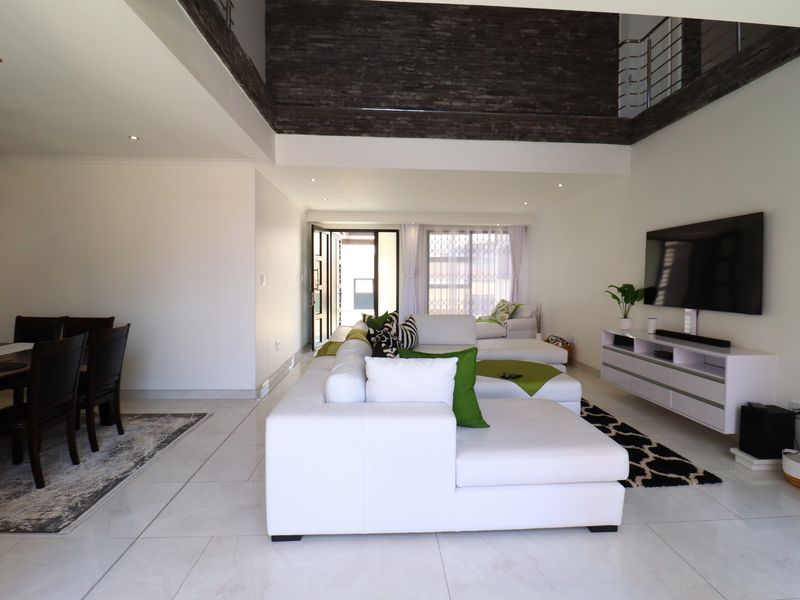 Stunning Modern Double Storey Home with Luxury Finishes & Two Bedroom Flat - Photo 7