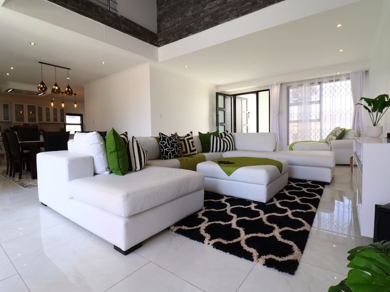 Stunning Modern Double Storey Home with Luxury Finishes & Two Bedroom Flat - Photo 9