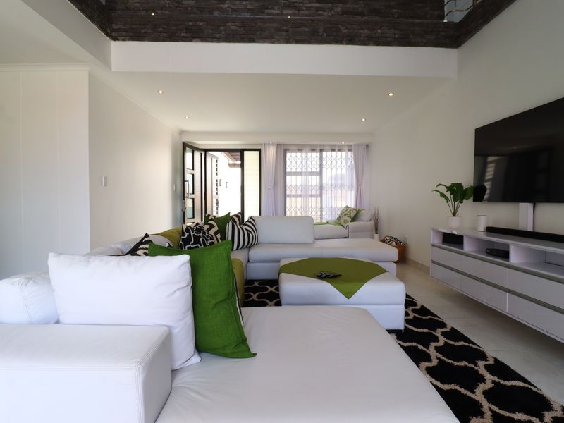 Stunning Modern Double Storey Home with Luxury Finishes & Two Bedroom Flat - Photo 6