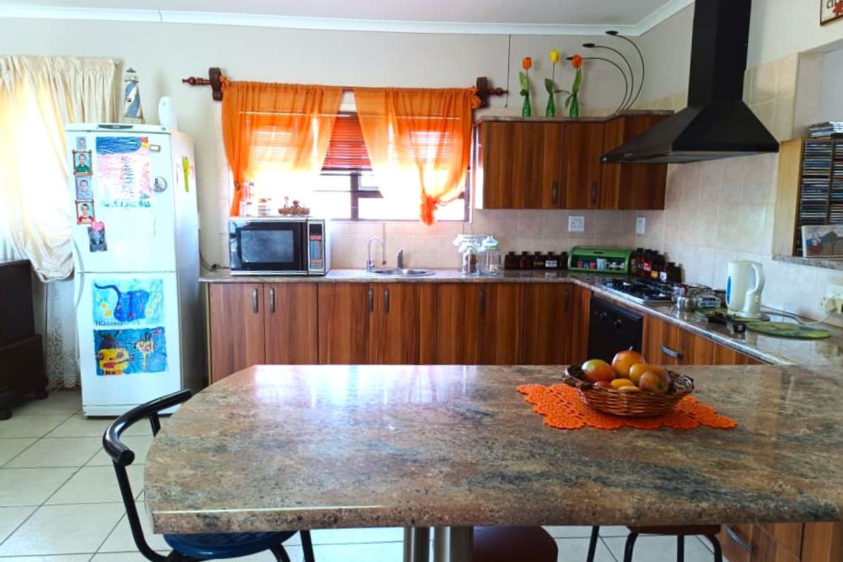 Freestanding For Sale In Henties Bay - Photo 3