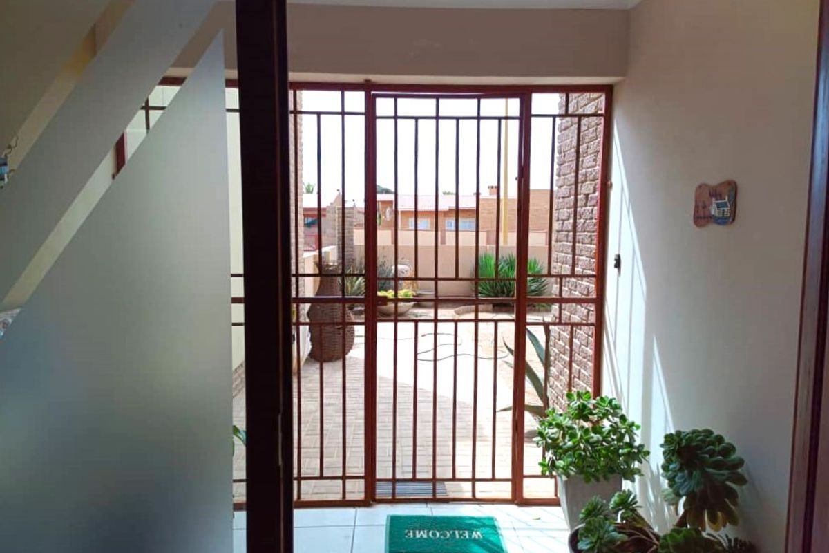 Freestanding For Sale In Henties Bay - Photo 2