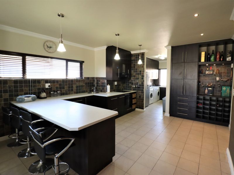 Duplex For Sale In Walvis Bay - Photo 5