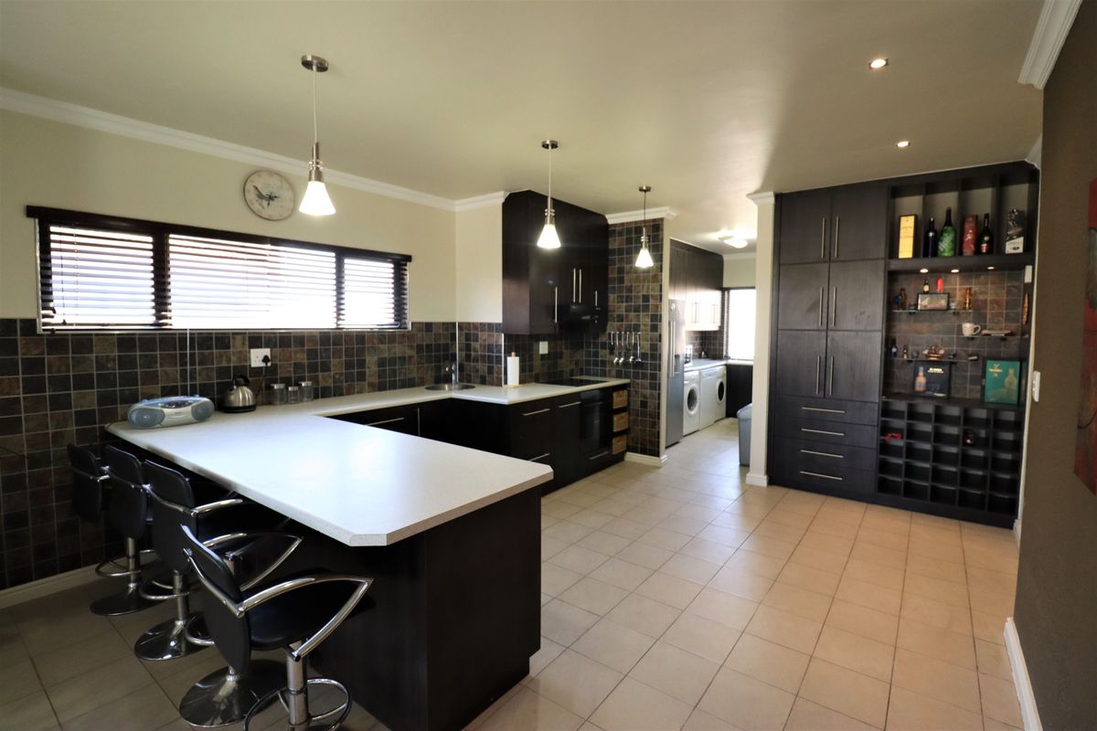 Duplex For Sale In Walvis Bay - Photo 5