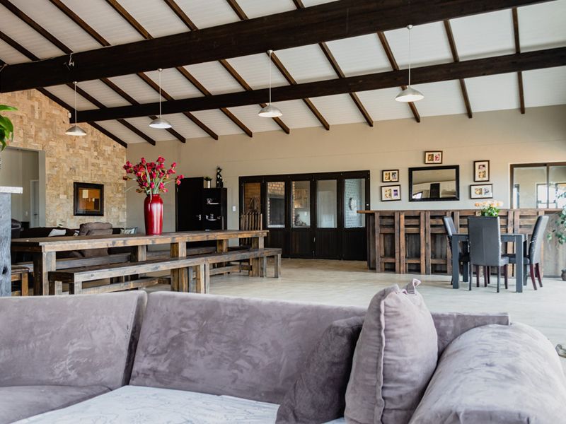 This luxurious property offers an exceptional living experience with ample space & modern amenities - Photo 8