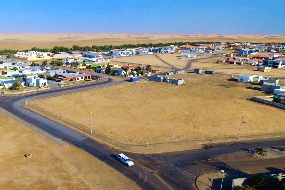 INVESTORS OPPORTUNITY AT THE COAST! - Photo 3