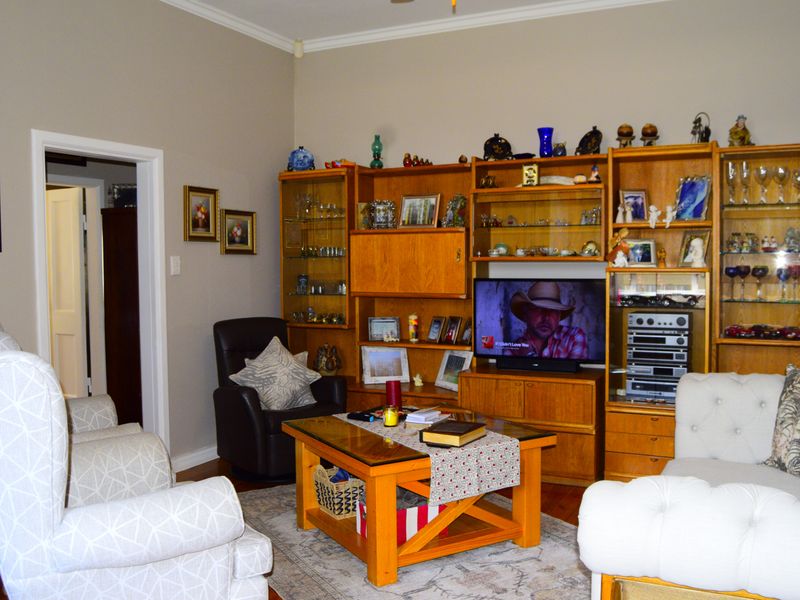 Location, Location, Location!! Just a stone’s throw from Swakopmund’s best cafes & shopping spots - Photo 10
