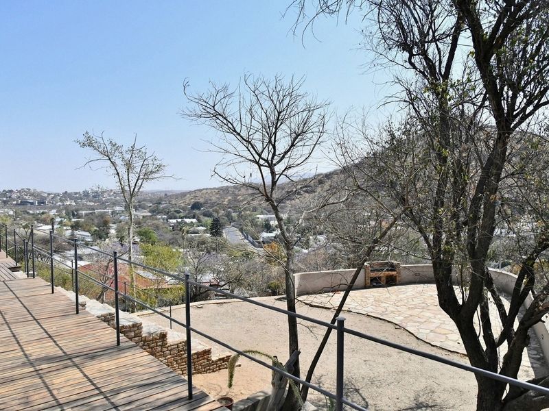 HOME WITH PANORAMIC VIEWS THAT WILL LEAVE YOU IN AWE! - Photo 2