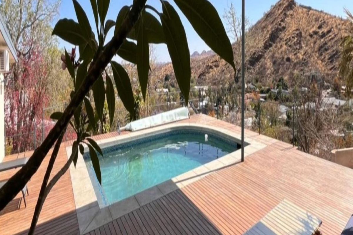 HOME WITH PANORAMIC VIEWS THAT WILL LEAVE YOU IN AWE! - Photo 4