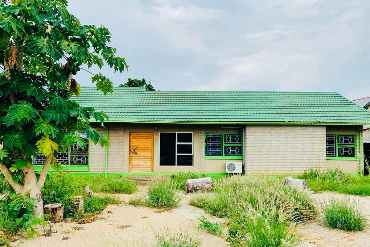 Freestanding For Sale In Tsumeb - Photo 2